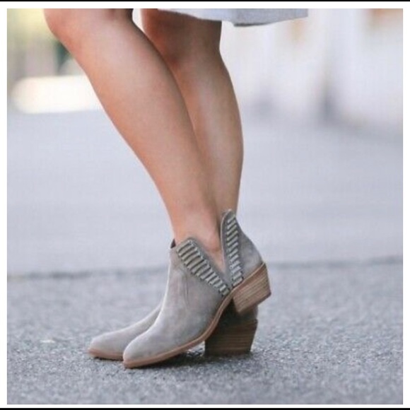Vince Camuto Pevista Bootie Women, Greystone suede - Picture 1 of 6